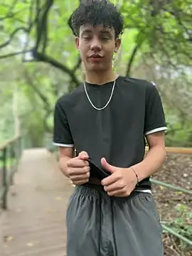 Snapshot of yoursexyjose chatting on 03/18/26, 07:06 yoursexyjose online show from 03/18/26, 07:06