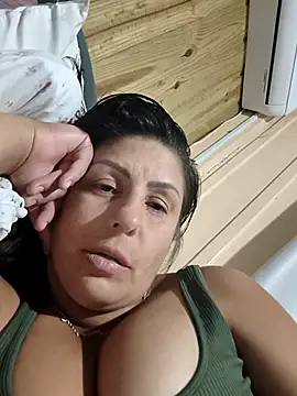Snapshot of deboragta chatting on 02/07/26, 10:02 deboragta online show from 02/07/26, 10:02