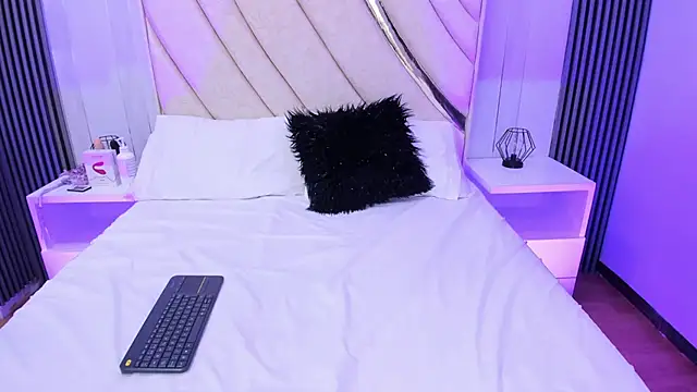 Snapshot of Sotf_Charlotte chatting on 02/15/26, 07:10 Sotf Charlotte online show from 02/15/26, 07:10