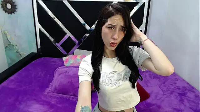 Revelgirl19 online show from 02/26/26, 05:01