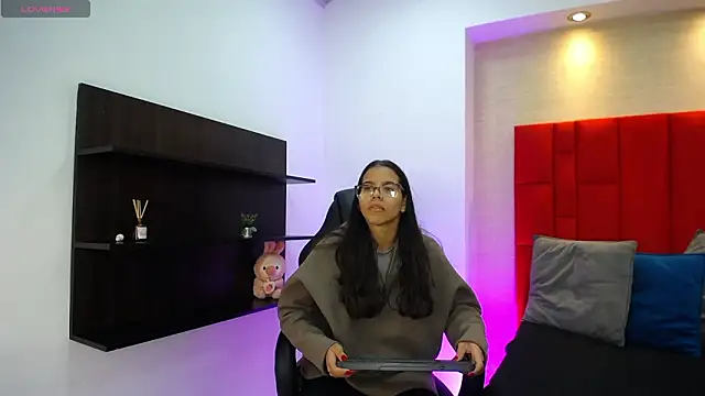 Luna Millers online show from 02/03/26, 03:48