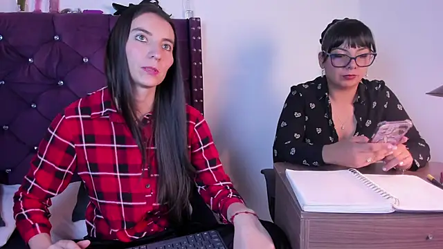 Snapshot of Valkiria-and-Dione chatting on 02/09/26, 07:40 Valkiria-and-Dione online show from 02/09/26, 07:40