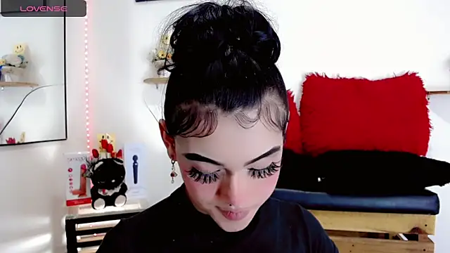 NathalialLooes online show from 02/19/26, 04:52