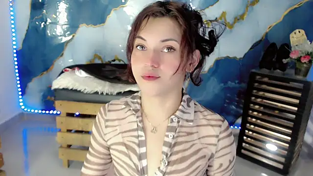 Snapshot of NathalialLooes chatting on 05/30/26, 05:04 NathalialLooes online show from 05/30/26, 05:04