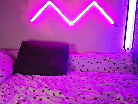 Snapshot of AlyaX_X chatting on 02/17/26, 12:45 AlyaX X online show from 02/17/26, 12:45