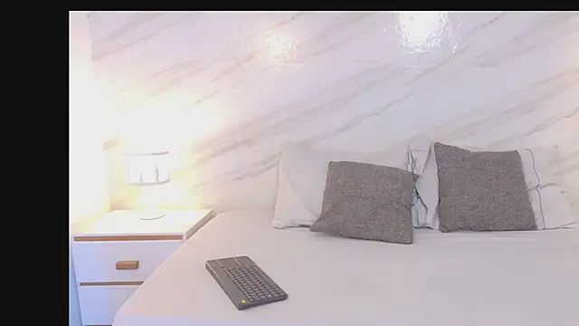 Mayloren online show from 02/11/26, 12:10