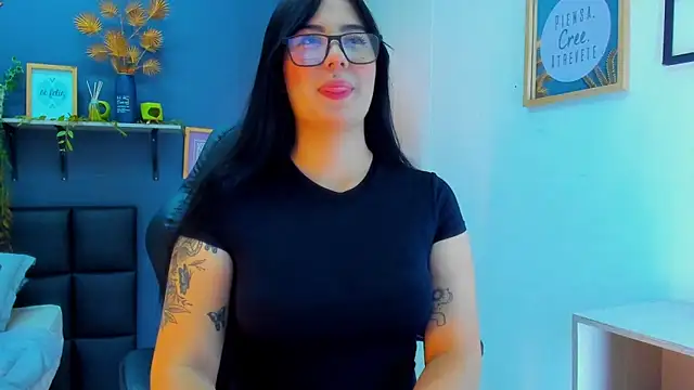 eliza pink24 online show from 02/12/26, 09:43