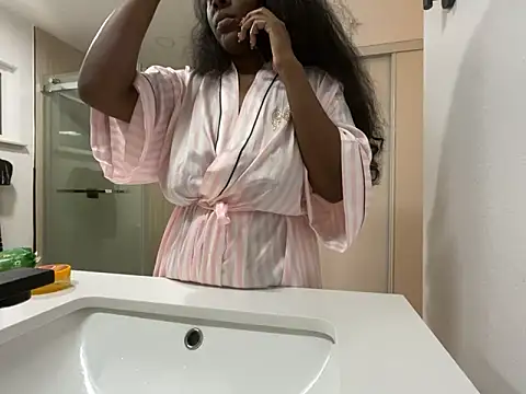 Snapshot of Anadia_Starr chatting on 04/18/26, 02:37 Anadia Starr online show from 04/18/26, 02:37