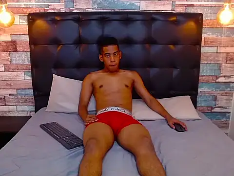 Luigi Ferrer online show from 03/03/26, 02:18