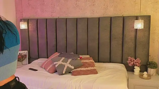 SofiaCortes4 online show from 04/16/26, 02:29