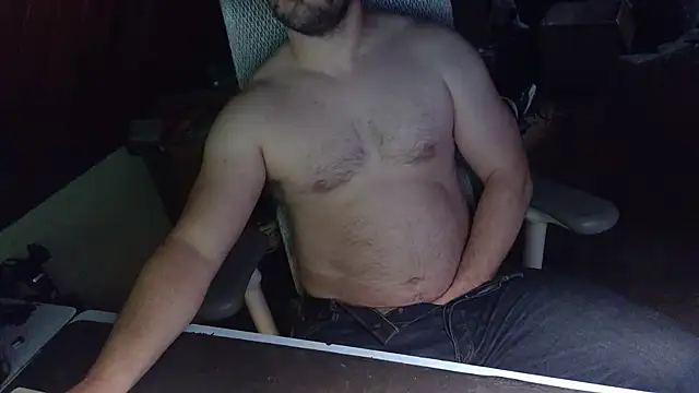 Snapshot of under_the_desk40 chatting on 04/23/26, 09:52 under the desk40 online show from 04/23/26, 09:52