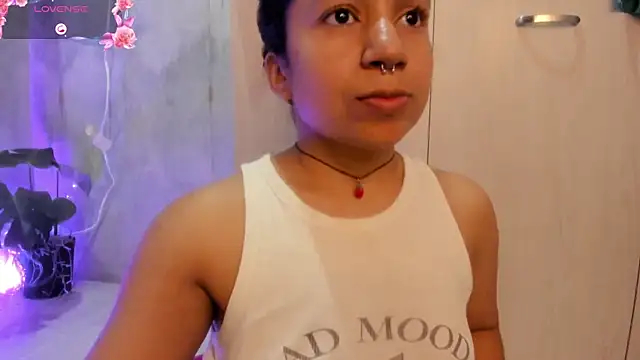 Snapshot of chiarafustox chatting on 04/08/26, 11:48 chiarafustox online show from 04/08/26, 11:48