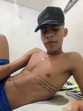 Snapshot of dominick_fran chatting on 02/20/26, 06:26 dominick fran online show from 02/20/26, 06:26