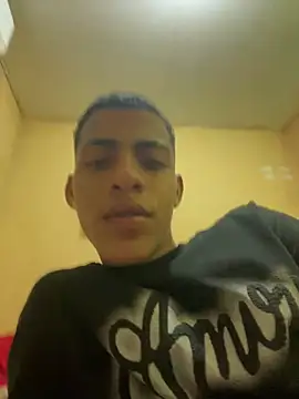 Snapshot of dominick_fran chatting on 04/12/26, 03:11 dominick fran online show from 04/12/26, 03:11