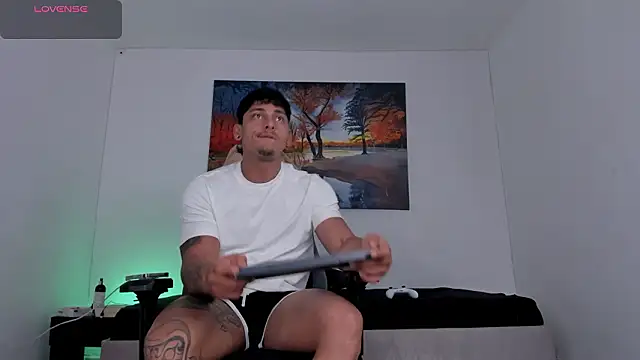 Snapshot of ryanwhite3 chatting on 03/13/26, 01:12 ryanwhite3 online show from 03/13/26, 01:12