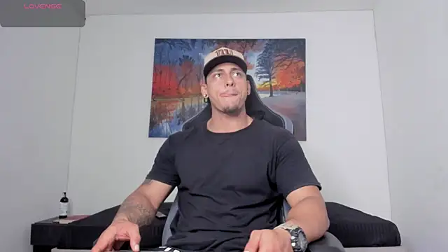 Snapshot of ryanwhite3 chatting on 04/08/26, 02:00 ryanwhite3 online show from 04/08/26, 02:00