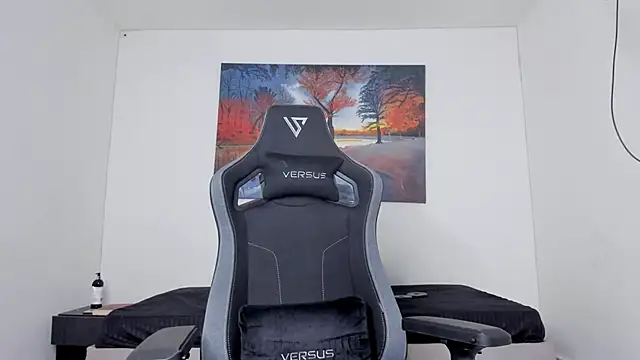 Snapshot of ryanwhite3 chatting on 04/08/26, 10:32 ryanwhite3 online show from 04/08/26, 10:32