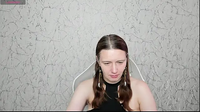 Snapshot of Kathrine_Meyer chatting on 05/27/26, 02:19 Kathrine Meyer online show from 05/27/26, 02:19