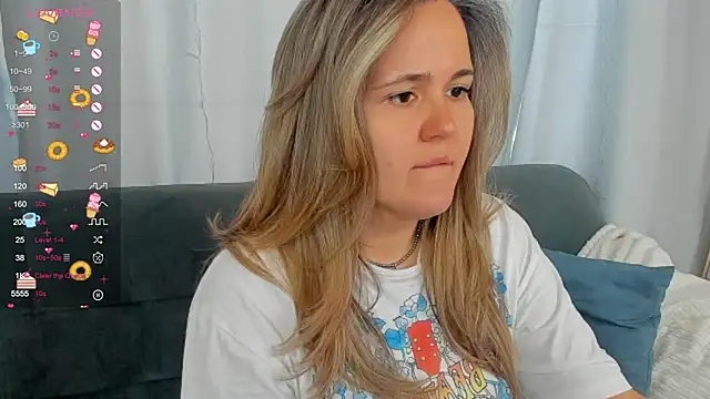 Snapshot of LilyBel chatting on 04/10/26, 08:08 LilyBel online show from 04/10/26, 08:08