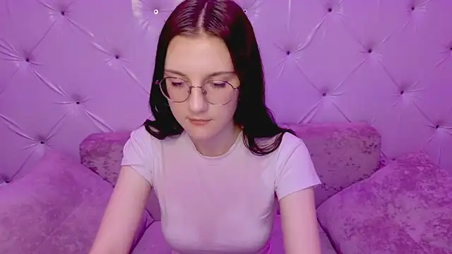 Snapshot of VixenLight chatting on 02/04/26, 02:28 VixenLight online show from 02/04/26, 02:28