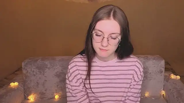 Snapshot of VixenLight chatting on 03/03/26, 02:18 VixenLight online show from 03/03/26, 02:18