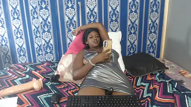 Snapshot of FlameZee chatting on 02/16/26, 10:39 FlameZee online show from 02/16/26, 10:39