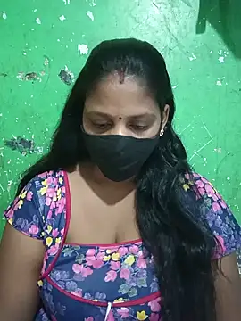 Snapshot of Parul-009 chatting on 06/17/26, 04:26 Parul-009 online show from 06/17/26, 04:26