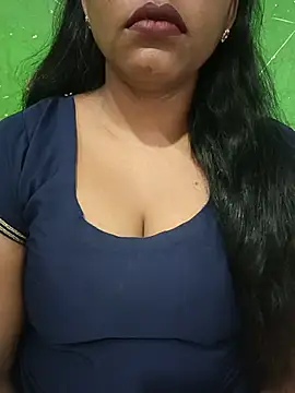 Snapshot of Parul-009 chatting on 06/27/26, 06:07 Parul-009 online show from 06/27/26, 06:07