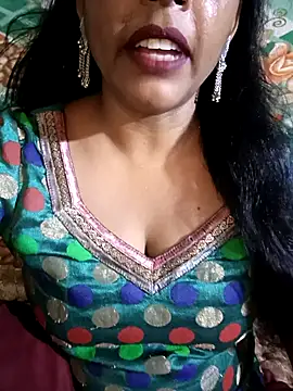 Snapshot of Parul-009 chatting on 06/28/26, 05:57 Parul-009 online show from 06/28/26, 05:57