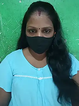 Snapshot of Parul-009 chatting on 07/10/26, 05:45 Parul-009 online show from 07/10/26, 05:45
