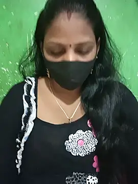 Snapshot of Parul-009 chatting on 07/17/26, 05:36 Parul-009 online show from 07/17/26, 05:36
