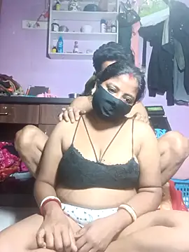 Snapshot of Fetish-Couple2 chatting on 03/09/26, 11:03 Fetish-Couple2 online show from 03/09/26, 11:03
