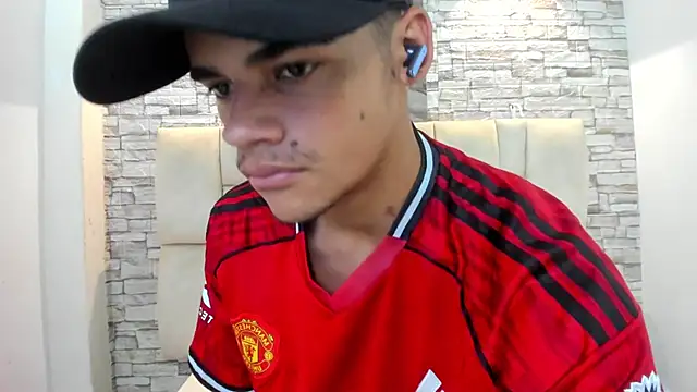 Snapshot of samuel_wyatt chatting on 03/06/26, 01:07 samuel wyatt online show from 03/06/26, 01:07