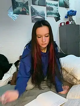 Snapshot of Carolina_G0lden chatting on 04/20/26, 10:11 Carolina G0lden online show from 04/20/26, 10:11