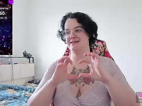 lunatigre4 online show from 02/24/26, 03:10