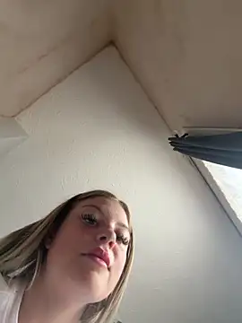 Paige love online show from 04/19/26, 10:36