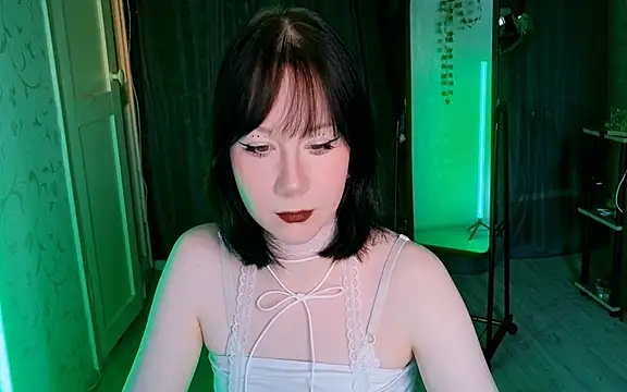 Snapshot of marty_bree chatting on 02/18/26, 02:02 marty bree online show from 02/18/26, 02:02