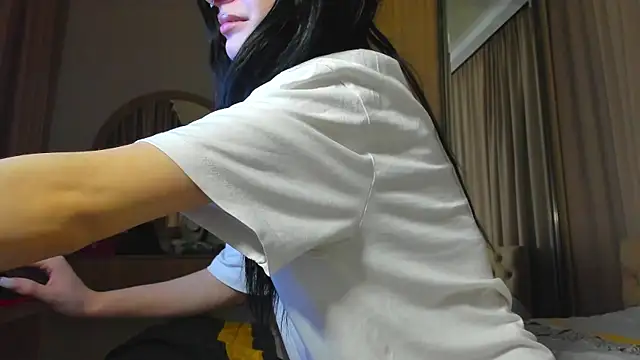 Lesyalisss online show from 05/14/26, 10:38
