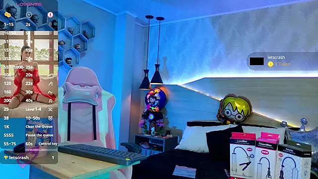 Snapshot of kylliefox_ chatting on 10/30/25, 01:34 kylliefox online show from 10/30/25, 01:34