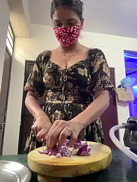 kavyababy00 online show from 02/18/26, 06:20