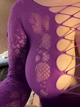 Snapshot of Best-B00bs chatting on 02/19/26, 09:00 Best-B00bs online show from 02/19/26, 09:00