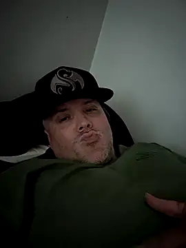 Snapshot of Flyrock69 chatting on 04/14/26, 09:32 Flyrock69 online show from 04/14/26, 09:32