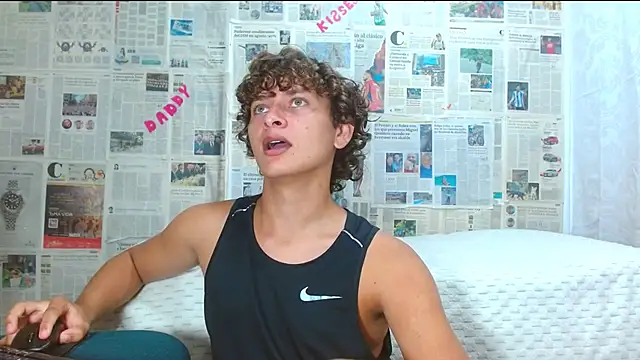 Snapshot of arielnoir6958 chatting on 01/31/26, 11:36 arielnoir6958 online show from 01/31/26, 11:36