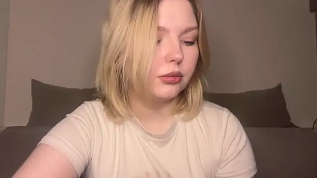 Snapshot of Ophelia_Ritz chatting on 03/07/26, 09:56 Ophelia Ritz online show from 03/07/26, 09:56