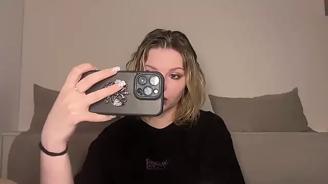 Snapshot of Ophelia_Ritz chatting on 03/20/26, 12:26 Ophelia Ritz online show from 03/20/26, 12:26