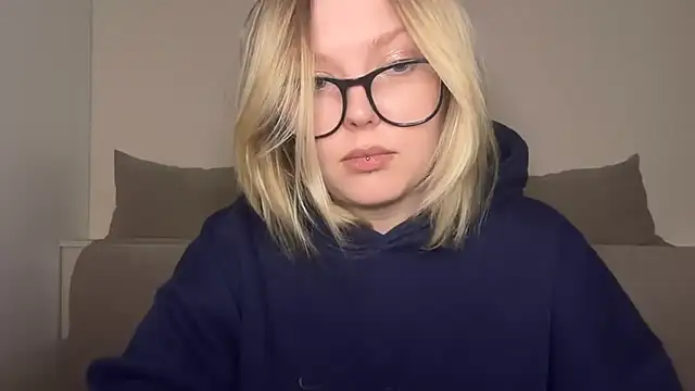 Snapshot of Ophelia_Ritz chatting on 03/23/26, 10:47 Ophelia Ritz online show from 03/23/26, 10:47