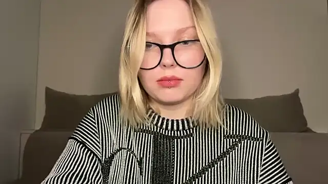 Snapshot of Ophelia_Ritz chatting on 03/25/26, 11:22 Ophelia Ritz online show from 03/25/26, 11:22