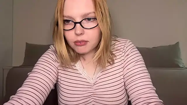 Ophelia Ritz online show from 05/03/26, 11:22