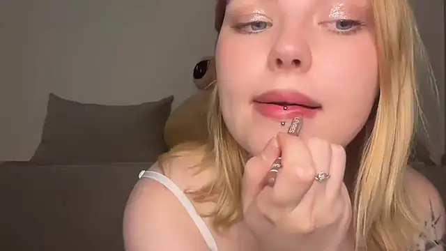 Snapshot of Ophelia_Ritz chatting on 06/29/26, 10:37 Ophelia Ritz online show from 06/29/26, 10:37