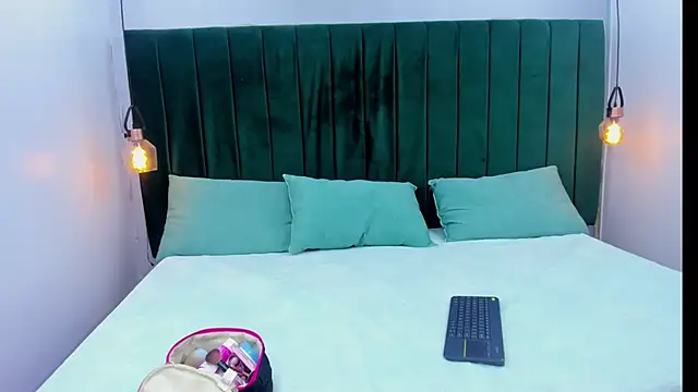 Snapshot of Amber-Horney chatting on 03/24/26, 01:38 Amber-Horney online show from 03/24/26, 01:38